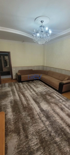Aylıq Kirayə 3 otaqlı Yeni Tikili bina evi  105m², Bakı