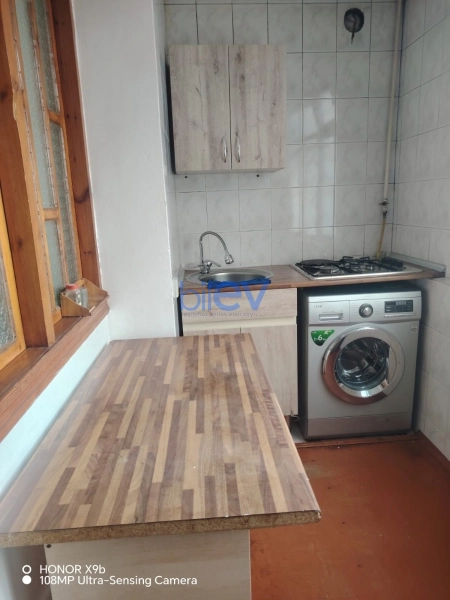 Aylıq Kirayə 3 otaqlı Köhnə Tikili bina evi  45m², Bakı