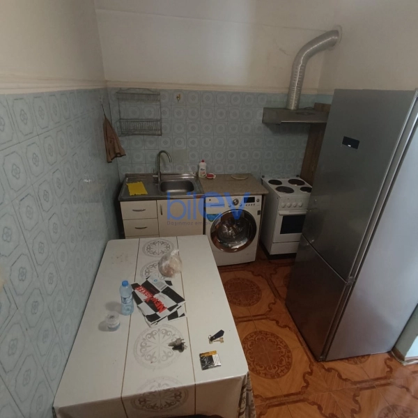 Aylıq Kirayə 3 otaqlı Köhnə Tikili bina evi  70m², Bakı