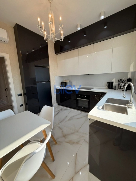 Aylıq Kirayə 3 otaqlı Yeni Tikili bina evi  110m², Bakı