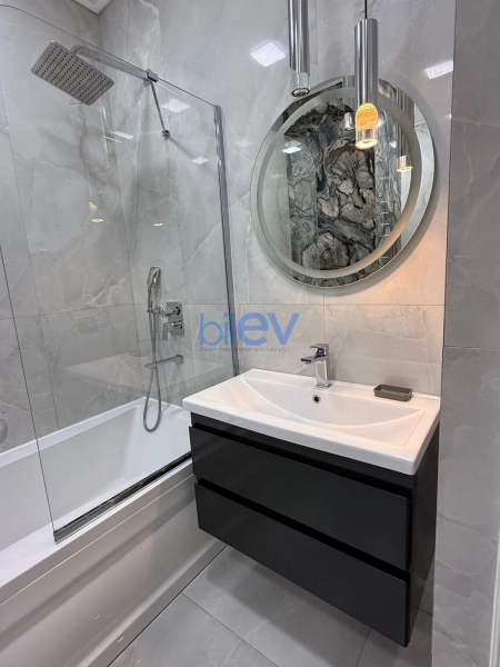 Aylıq Kirayə 3 otaqlı Yeni Tikili bina evi  110m², Bakı