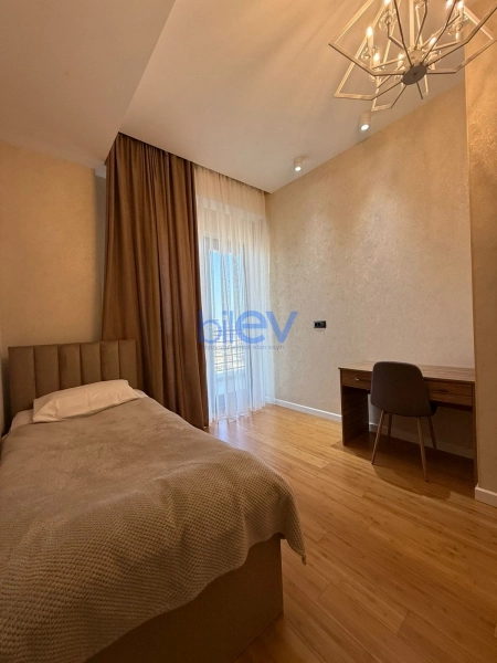 Aylıq Kirayə 3 otaqlı Yeni Tikili bina evi  110m², Bakı