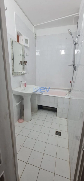 Aylıq Kirayə 3 otaqlı Köhnə Tikili bina evi  70m², Bakı