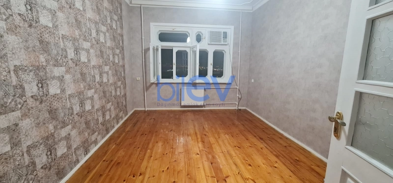Aylıq Kirayə 3 otaqlı Köhnə Tikili bina evi  70m², Bakı