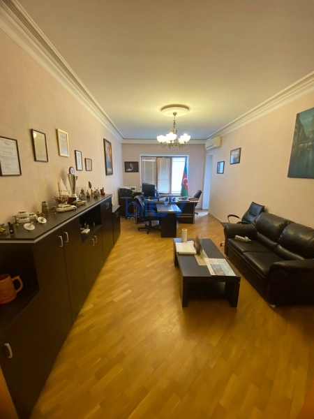 Aylıq Kirayə 4 otaqlı Ofis  160m², Bakı
