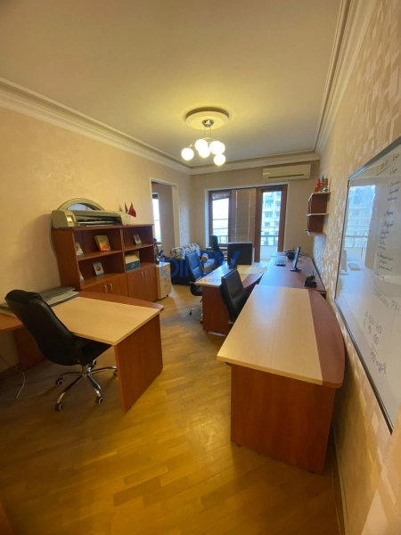 Aylıq Kirayə 4 otaqlı Ofis  160m², Bakı
