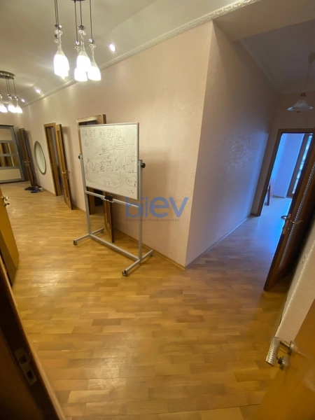 Aylıq Kirayə 4 otaqlı Ofis  160m², Bakı