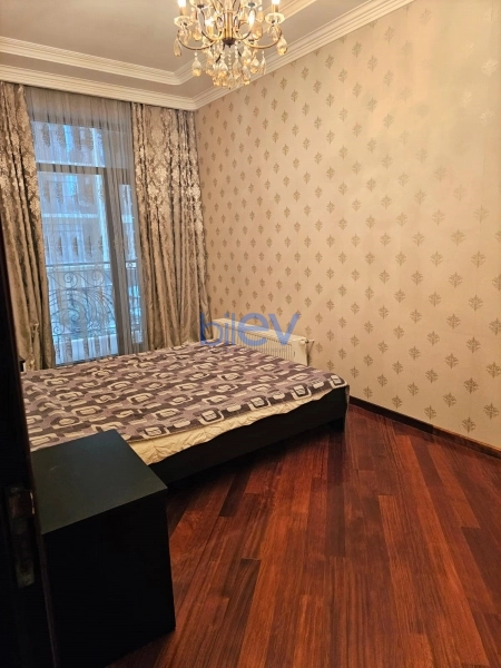 Aylıq Kirayə 3 otaqlı Yeni Tikili bina evi  136m², Bakı