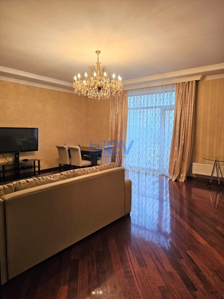 Aylıq Kirayə 3 otaqlı Yeni Tikili bina evi  136m², Bakı