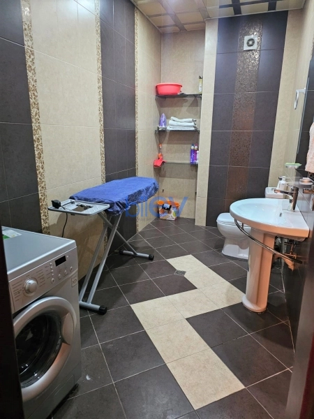 Aylıq Kirayə 3 otaqlı Yeni Tikili bina evi  136m², Bakı