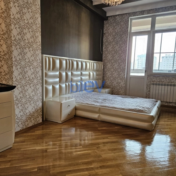 Satış 3 otaqlı Yeni Tikili bina evi  134m², Bakı