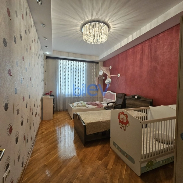 Satış 3 otaqlı Yeni Tikili bina evi  134m², Bakı