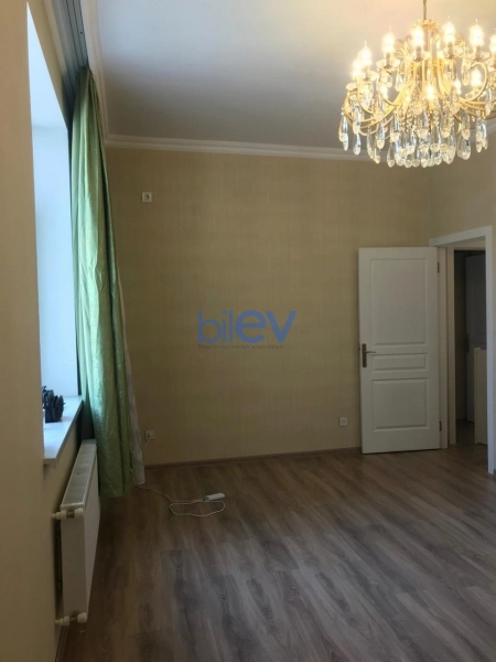 Aylıq Kirayə 3 otaqlı Yeni Tikili bina evi  80m², Bakı