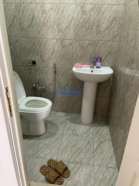Aylıq Kirayə 3 otaqlı Yeni Tikili bina evi  80m², Bakı