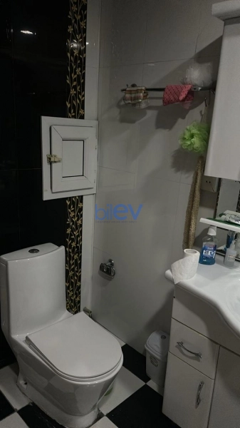 Aylıq Kirayə 3 otaqlı Köhnə Tikili bina evi  120m², Bakı
