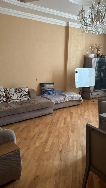 Aylıq Kirayə 3 otaqlı Köhnə Tikili bina evi  120m², Bakı