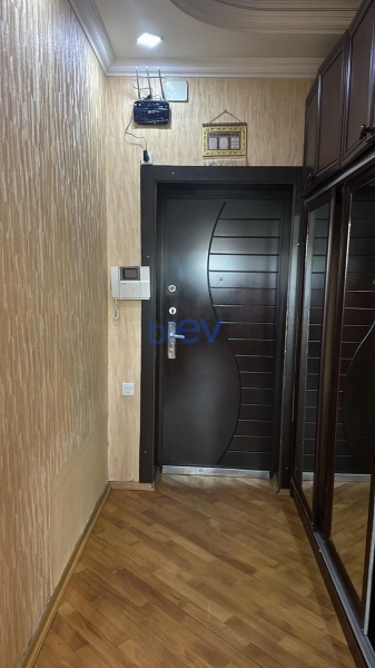 Aylıq Kirayə 3 otaqlı Köhnə Tikili bina evi  120m², Bakı