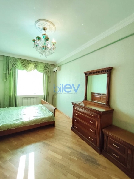 Aylıq Kirayə 3 otaqlı Yeni Tikili bina evi  100m², Bakı