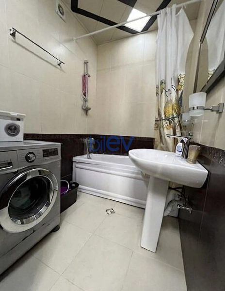 Aylıq Kirayə 4 otaqlı Yeni Tikili bina evi  125m², Bakı