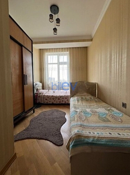 Aylıq Kirayə 4 otaqlı Yeni Tikili bina evi  125m², Bakı
