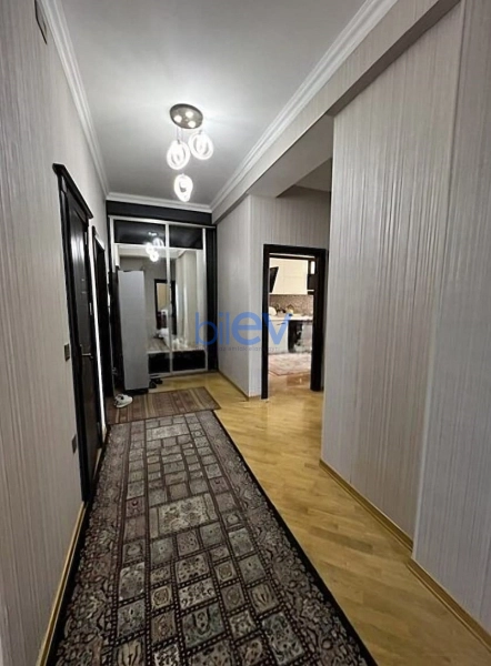 Aylıq Kirayə 4 otaqlı Yeni Tikili bina evi  125m², Bakı