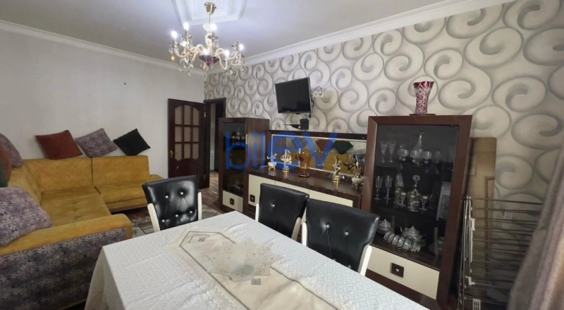 Aylıq Kirayə 3 otaqlı Köhnə Tikili bina evi  90m², Bakı