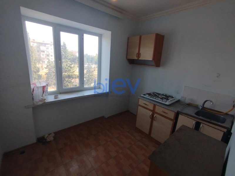 Aylıq Kirayə 2 otaqlı Köhnə Tikili bina evi  60m², Bakı