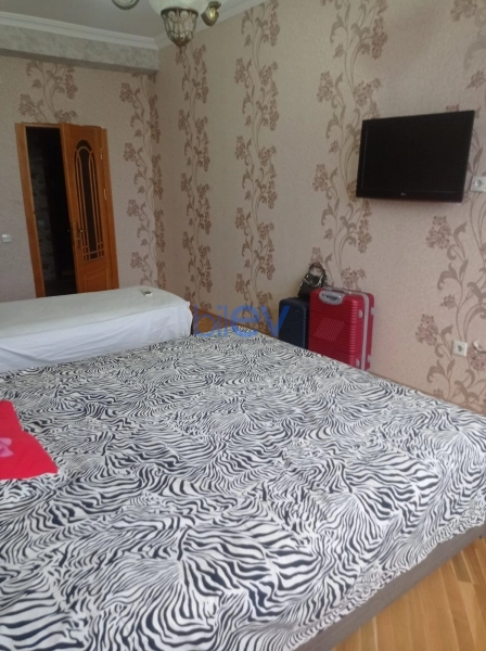 Günlük Kirayə 3 otaqlı Yeni Tikili bina evi  120m², Bakı