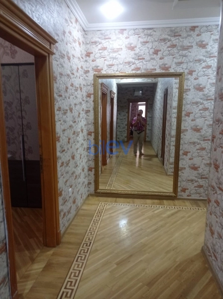 Günlük Kirayə 3 otaqlı Yeni Tikili bina evi  120m², Bakı