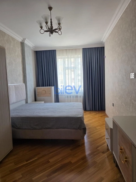 Aylıq Kirayə 3 otaqlı Yeni Tikili bina evi  115m², Bakı