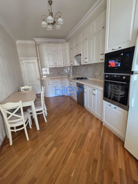 Aylıq Kirayə 3 otaqlı Yeni Tikili bina evi  115m², Bakı