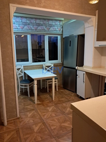 Aylıq Kirayə 2 otaqlı Köhnə Tikili bina evi  50m², Bakı