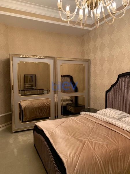 Aylıq Kirayə 3 otaqlı Yeni Tikili bina evi  140m², Bakı