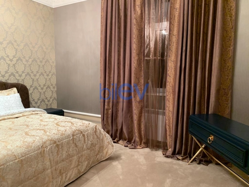 Aylıq Kirayə 3 otaqlı Yeni Tikili bina evi  140m², Bakı