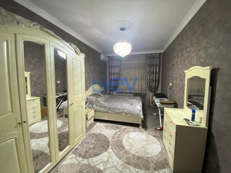 Aylıq Kirayə 3 otaqlı Yeni Tikili bina evi  110m², Bakı