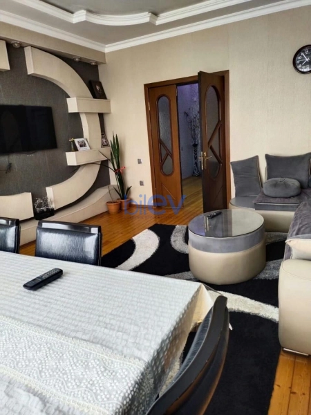 Aylıq Kirayə 3 otaqlı Yeni Tikili bina evi  55m², Bakı