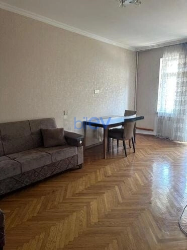 Aylıq Kirayə 2 otaqlı Köhnə Tikili bina evi  60m², Bakı