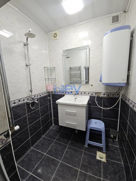 Aylıq Kirayə 3 otaqlı Köhnə Tikili bina evi  65m², Bakı