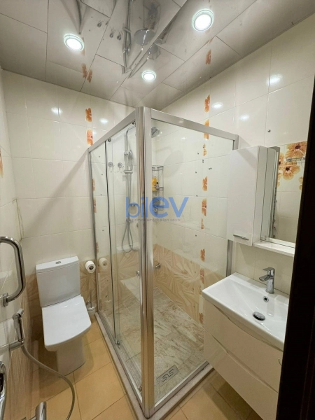 Aylıq Kirayə 3 otaqlı Yeni Tikili bina evi  160m², Bakı
