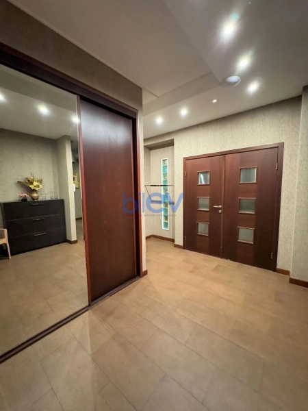 Aylıq Kirayə 3 otaqlı Yeni Tikili bina evi  160m², Bakı