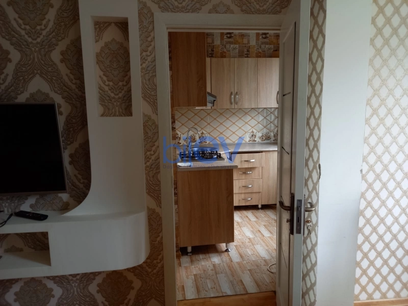 Aylıq Kirayə 3 otaqlı Köhnə Tikili bina evi  80m², Bakı