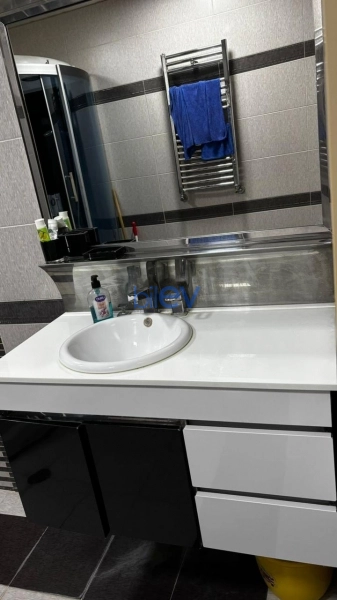 Aylıq Kirayə 3 otaqlı Yeni Tikili bina evi  130m², Bakı