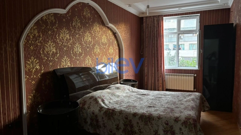 Aylıq Kirayə 3 otaqlı Yeni Tikili bina evi  130m², Bakı
