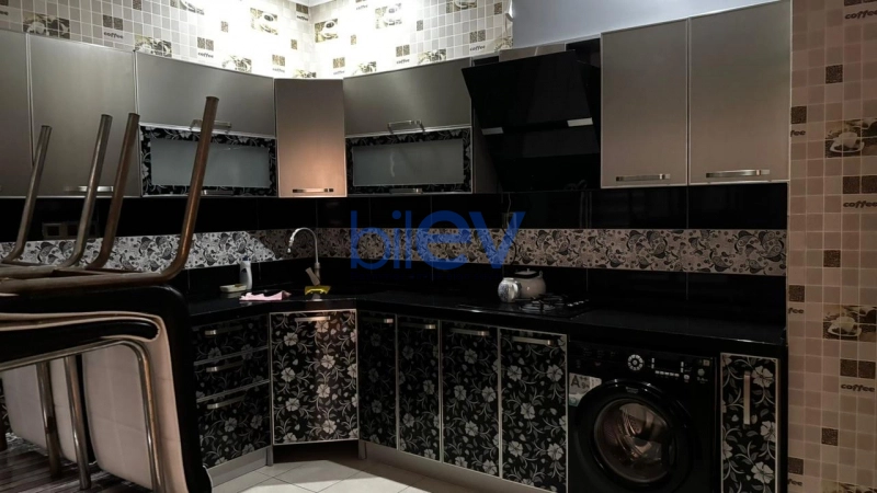 Aylıq Kirayə 3 otaqlı Yeni Tikili bina evi  130m², Bakı