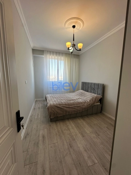 Aylıq Kirayə 3 otaqlı Yeni Tikili bina evi  90m², Bakı