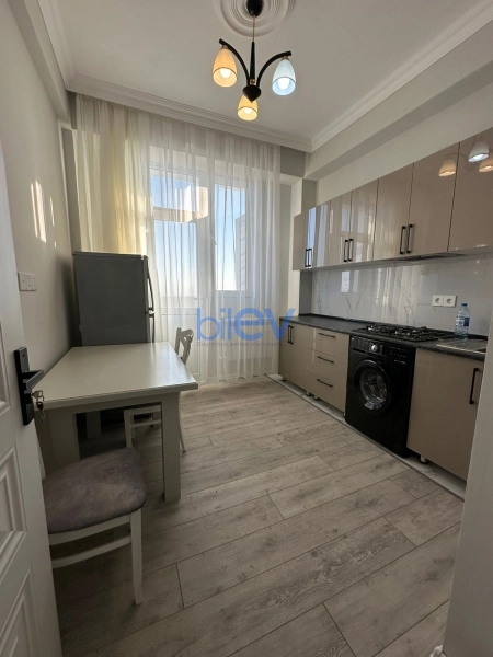 Aylıq Kirayə 3 otaqlı Yeni Tikili bina evi  90m², Bakı
