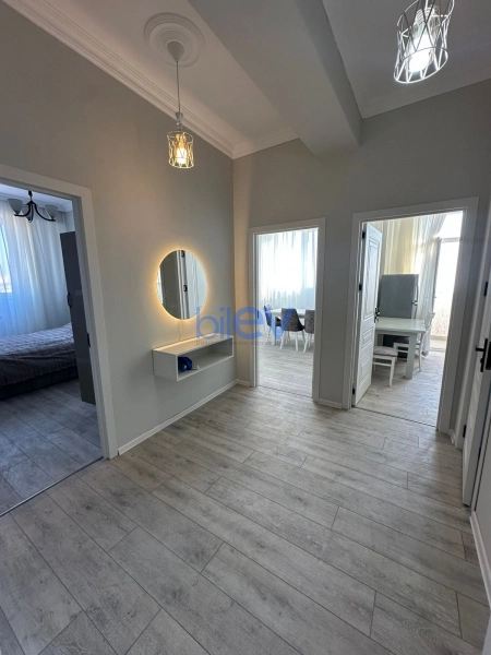 Aylıq Kirayə 3 otaqlı Yeni Tikili bina evi  90m², Bakı