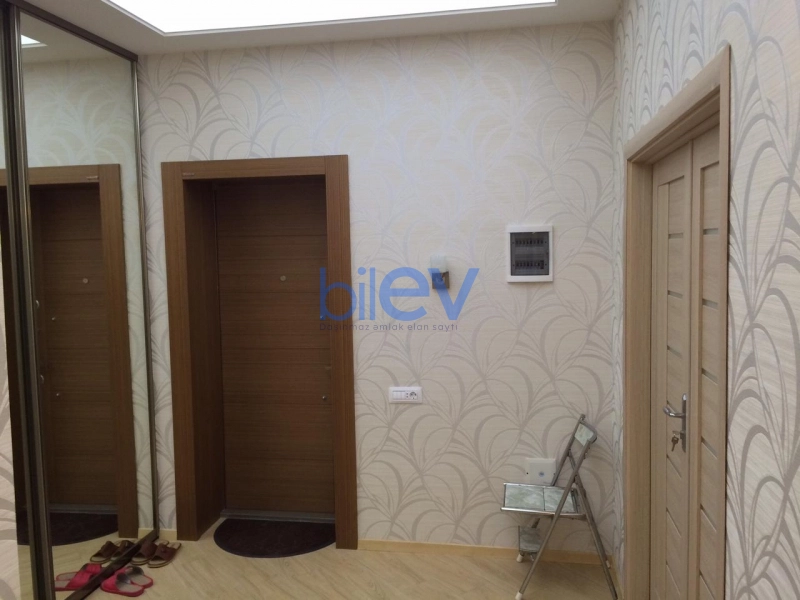 Aylıq Kirayə 3 otaqlı Yeni Tikili bina evi  81m², Bakı