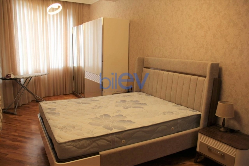 Aylıq Kirayə 3 otaqlı Yeni Tikili bina evi  155m², Bakı