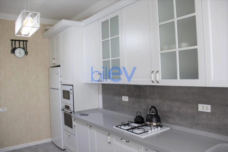 Aylıq Kirayə 3 otaqlı Yeni Tikili bina evi  155m², Bakı